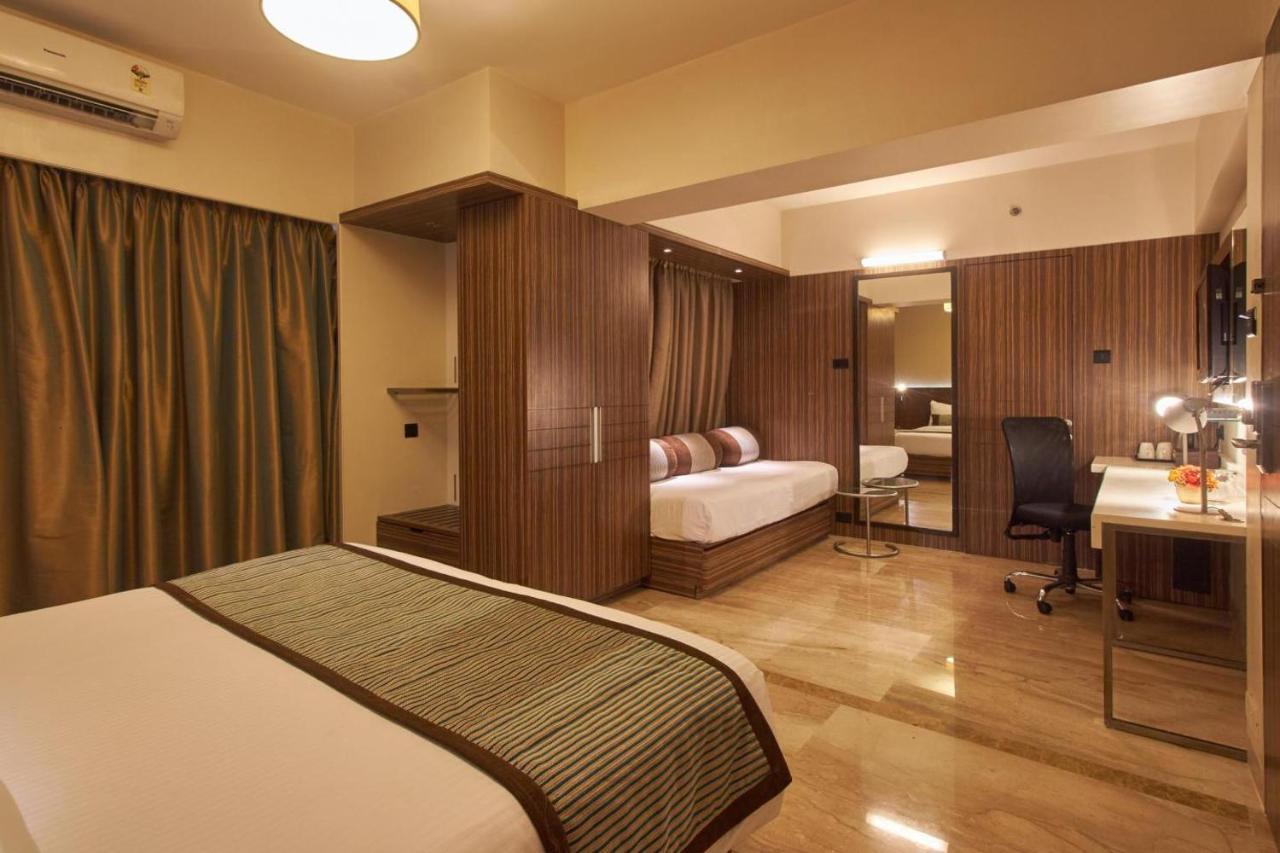 Hotel Residency Sarovar Portico Bombay Esterno foto