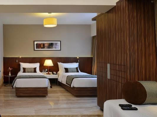 Hotel Residency Sarovar Portico Bombay Esterno foto